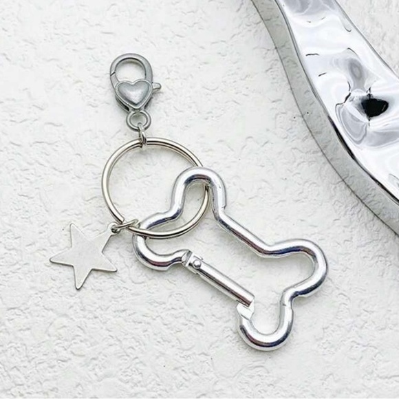 🦴Y2K Bone Shape Star Purse Charms for Bag Purse/Backpack 🦴 - Picture 1 of 4